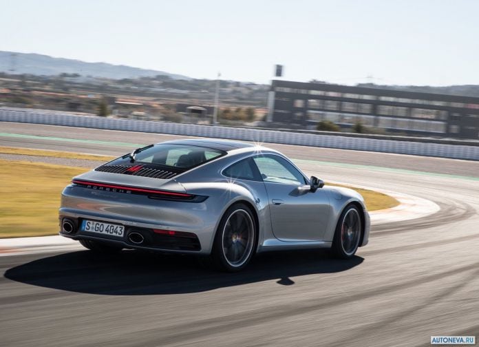 2019 Porsche 911 Carrera 4S - фотография 109 из 254