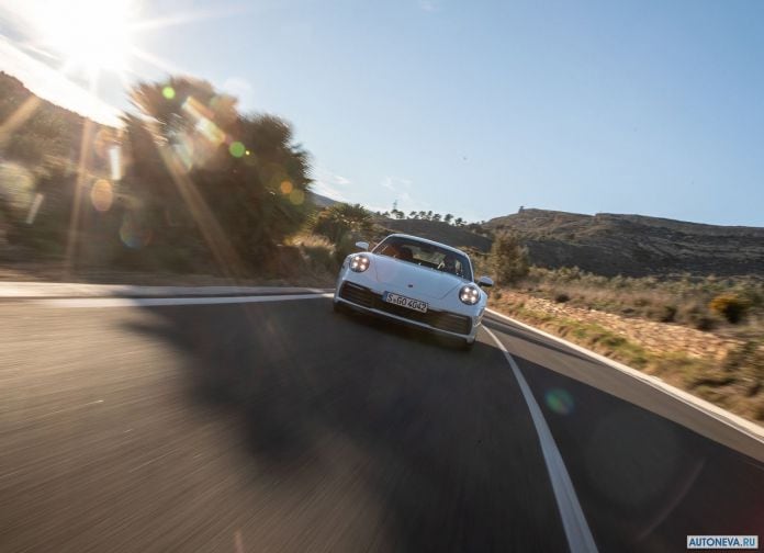 2019 Porsche 911 Carrera 4S - фотография 123 из 254