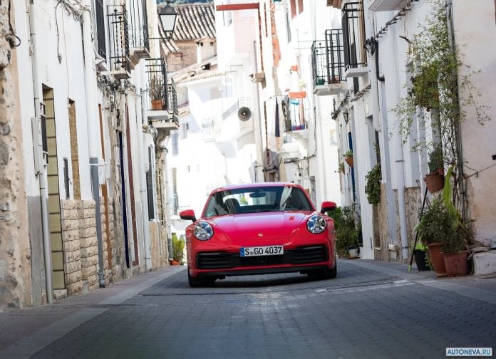 2019 Porsche 911 Carrera 4S - фотография 124 из 254