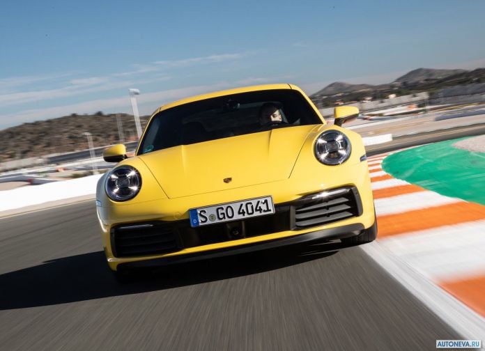 2019 Porsche 911 Carrera 4S - фотография 127 из 254