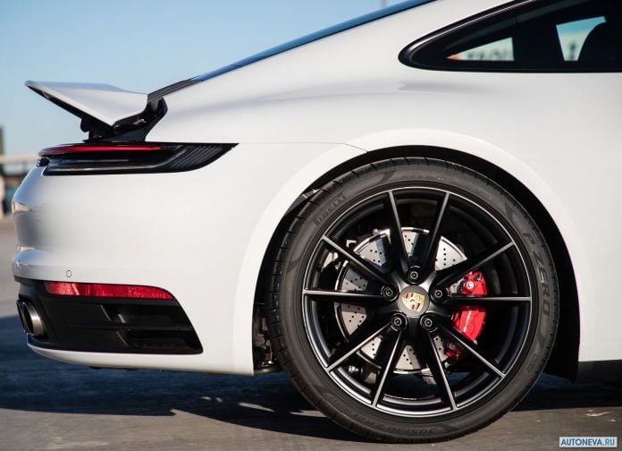 2019 Porsche 911 Carrera 4S - фотография 224 из 254