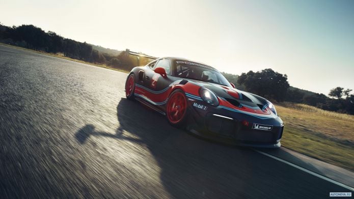 2019 Porsche 911 GT2 RS Clubsport - фотография 16 из 40