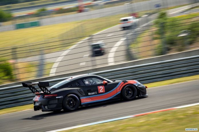 2019 Porsche 911 GT2 RS Clubsport - фотография 22 из 40
