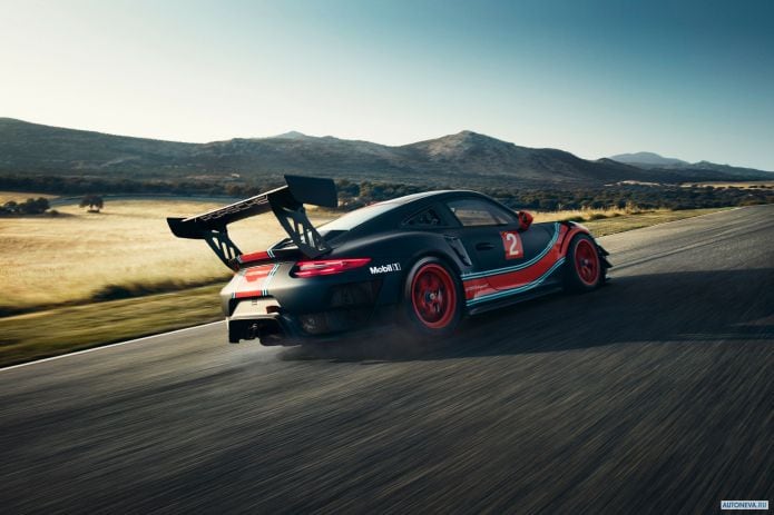 2019 Porsche 911 GT2 RS Clubsport - фотография 23 из 40