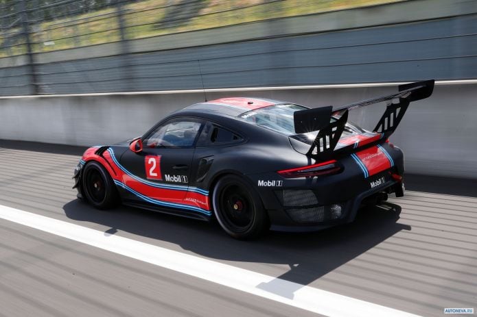 2019 Porsche 911 GT2 RS Clubsport - фотография 24 из 40
