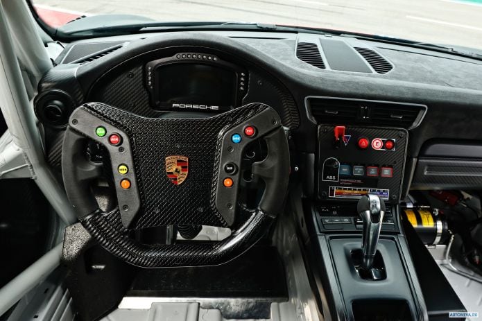 2019 Porsche 911 GT2 RS Clubsport - фотография 30 из 40