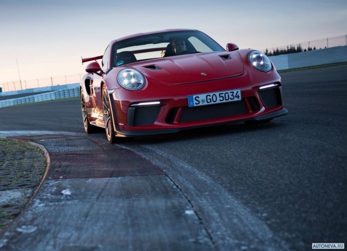 2019 Porsche 911 GT3 RS - фотография 15 из 180