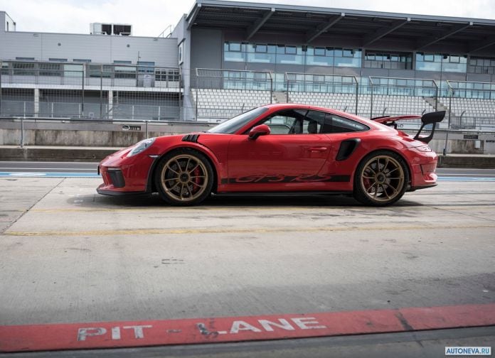 2019 Porsche 911 GT3 RS - фотография 47 из 180