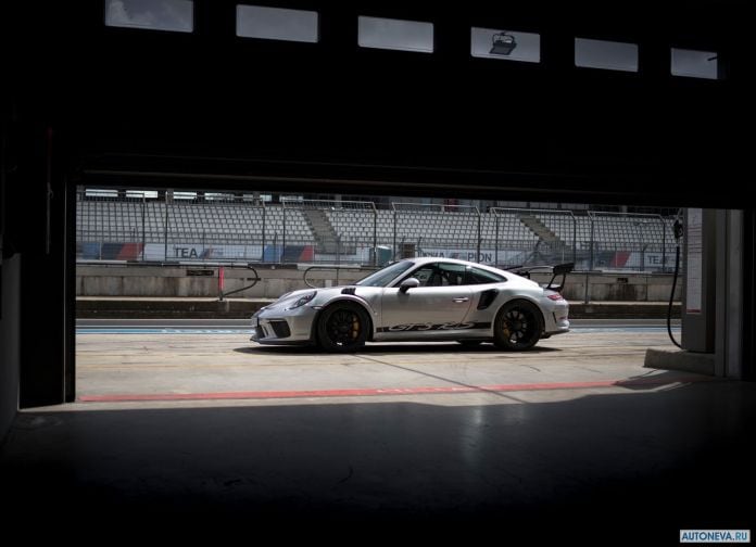 2019 Porsche 911 GT3 RS - фотография 48 из 180