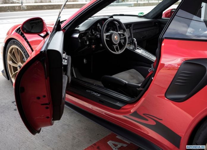 2019 Porsche 911 GT3 RS - фотография 110 из 180
