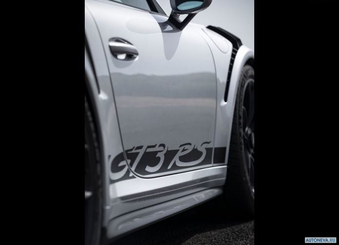 2019 Porsche 911 GT3 RS - фотография 175 из 180