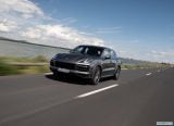 porsche_2019_cayenne_e_hybrid_032.jpg