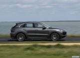 porsche_2019_cayenne_e_hybrid_068.jpg