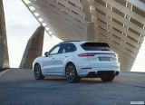 porsche_2019_cayenne_e_hybrid_073.jpg