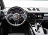 porsche_2019_cayenne_e_hybrid_124.jpg