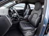 porsche_2019_cayenne_e_hybrid_133.jpg