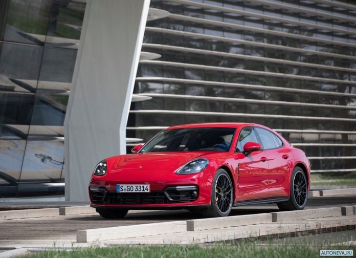 2019 Porsche Panamera GTS - фотография 4 из 238