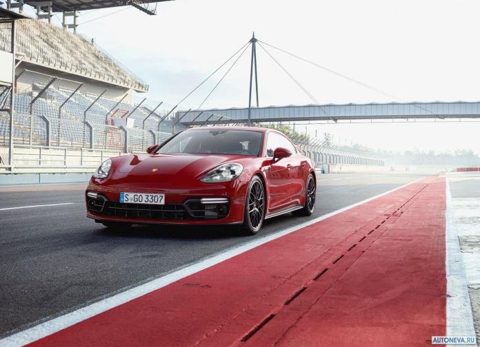 2019 Porsche Panamera GTS - фотография 5 из 238