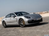 porsche_2019_panamera_gts_009.jpg
