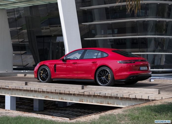 2019 Porsche Panamera GTS - фотография 87 из 238