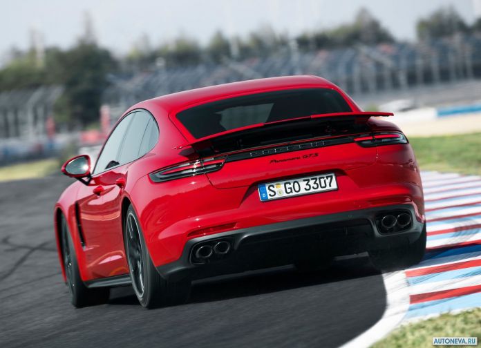 2019 Porsche Panamera GTS - фотография 111 из 238