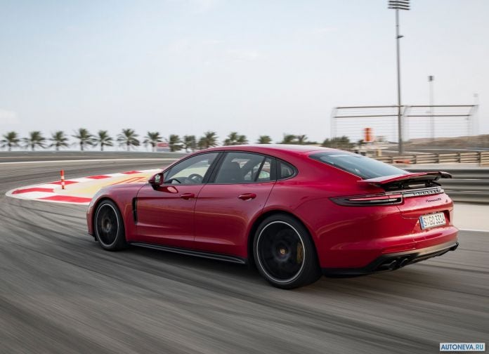 2019 Porsche Panamera GTS - фотография 113 из 238