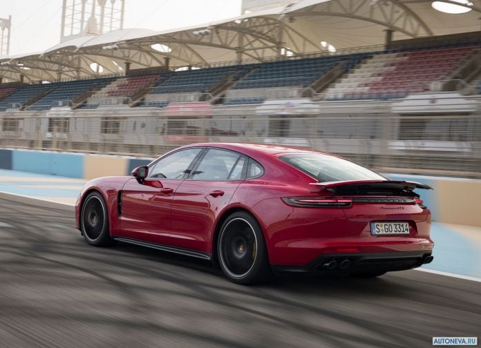 2019 Porsche Panamera GTS - фотография 114 из 238