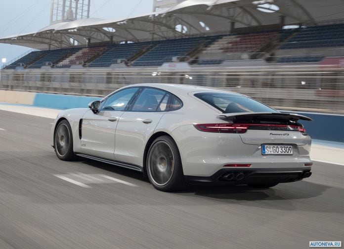 2019 Porsche Panamera GTS - фотография 119 из 238