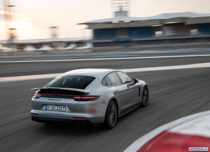 2019 Porsche Panamera GTS - фотография 129 из 238