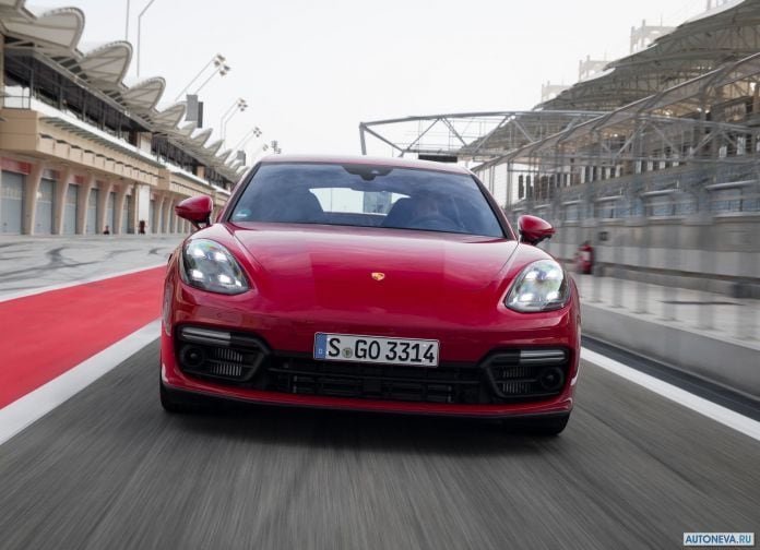 2019 Porsche Panamera GTS - фотография 136 из 238