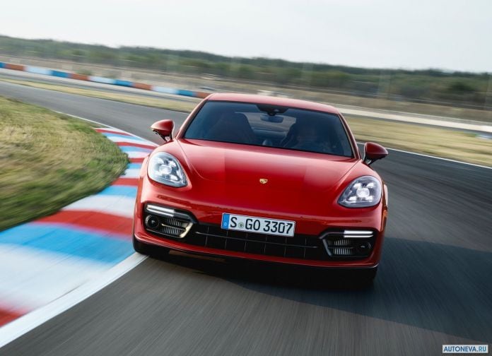 2019 Porsche Panamera GTS - фотография 137 из 238