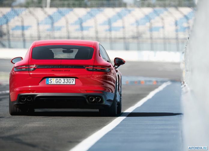 2019 Porsche Panamera GTS - фотография 143 из 238