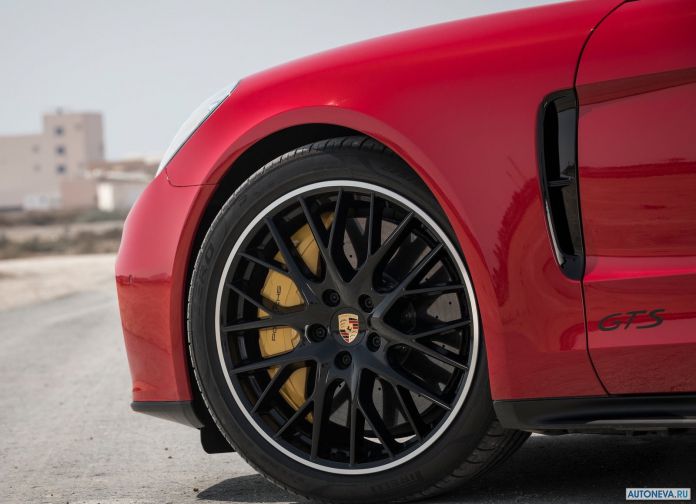 2019 Porsche Panamera GTS - фотография 200 из 238
