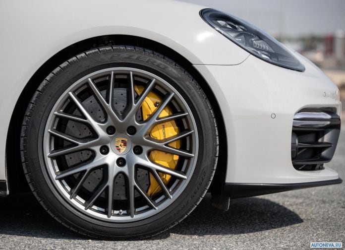 2019 Porsche Panamera GTS - фотография 202 из 238