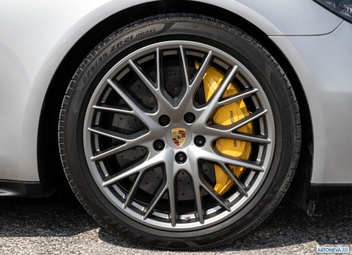2019 Porsche Panamera GTS - фотография 204 из 238