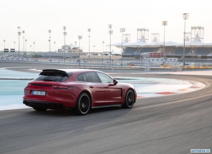 2019 Porsche Panamera GTS Sport Turismo - фотография 67 из 142