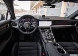 porsche_2019_panamera_gts_sport_turismo_086.jpg