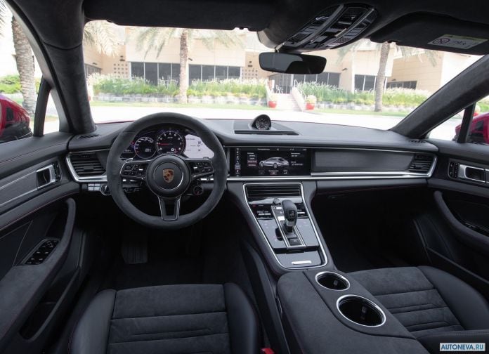 2019 Porsche Panamera GTS Sport Turismo - фотография 87 из 142