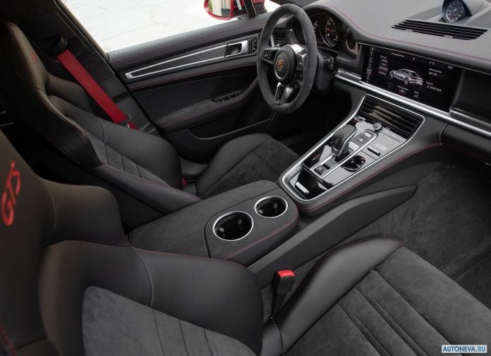 2019 Porsche Panamera GTS Sport Turismo - фотография 89 из 142