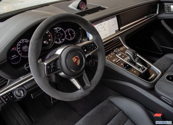 2019 Porsche Panamera GTS Sport Turismo - фотография 91 из 142