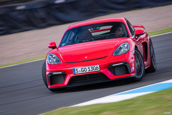 2020 Porsche 718 Cayman GT4 - фотография 3 из 40 2020 Porsche 718 Cayman GT4 - фотография 3 из 40