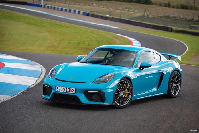 2020 Porsche 718 Cayman GT4 - фотография 9 из 40