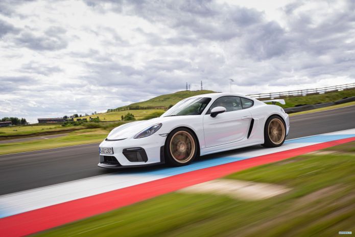 2020 Porsche 718 Cayman GT4 - фотография 12 из 40 2020 Porsche 718 Cayman GT4 - фотография 12 из 40
