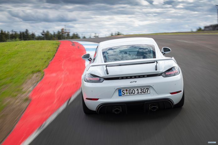 2020 Porsche 718 Cayman GT4 - фотография 19 из 40 2020 Porsche 718 Cayman GT4 - фотография 19 из 40