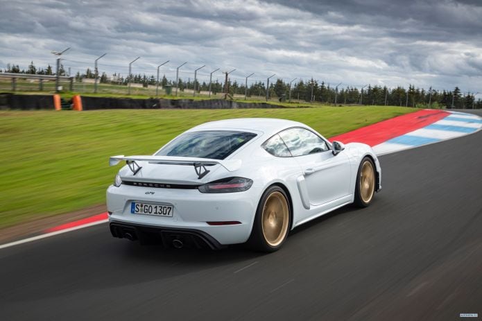 2020 Porsche 718 Cayman GT4 - фотография 20 из 40 2020 Porsche 718 Cayman GT4 - фотография 20 из 40