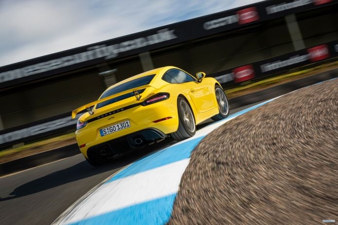 2020 Porsche 718 Cayman GT4 - фотография 22 из 40 2020 Porsche 718 Cayman GT4 - фотография 22 из 40