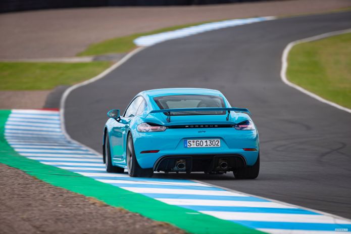 2020 Porsche 718 Cayman GT4 - фотография 24 из 40 2020 Porsche 718 Cayman GT4 - фотография 24 из 40