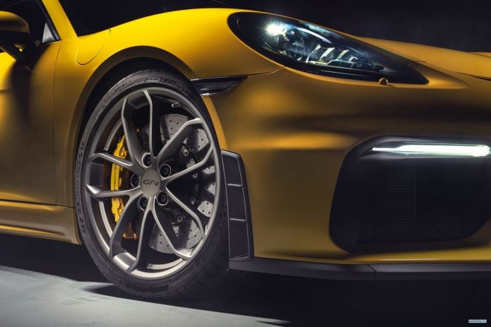 2020 Porsche 718 Cayman GT4 - фотография 38 из 40