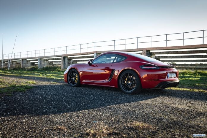 2020 Porsche 718 Cayman GTS 4.0 - фотография 14 из 40