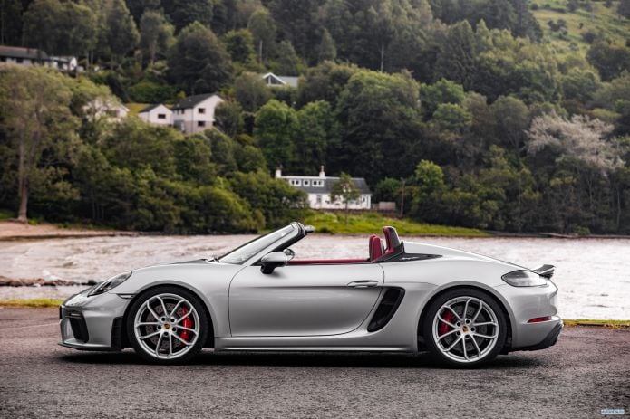 2020 Porsche 718 Spyder - фотография 12 из 40